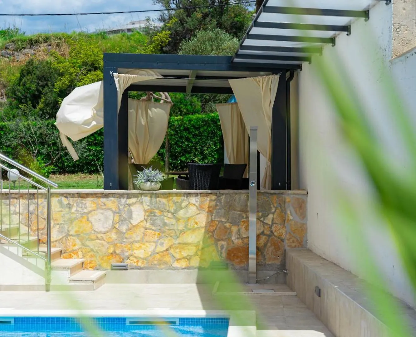 Apartments Villa Pjer - Pool & Private Parking Near Beach Znjan スプリト