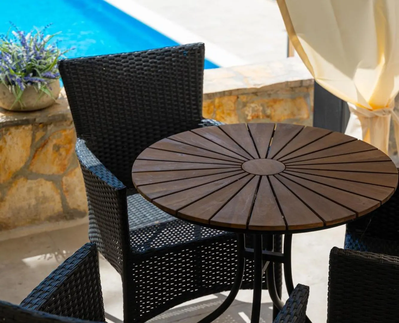 Apartments Villa Pjer - Pool & Private Parking Near Beach Znjan Split
