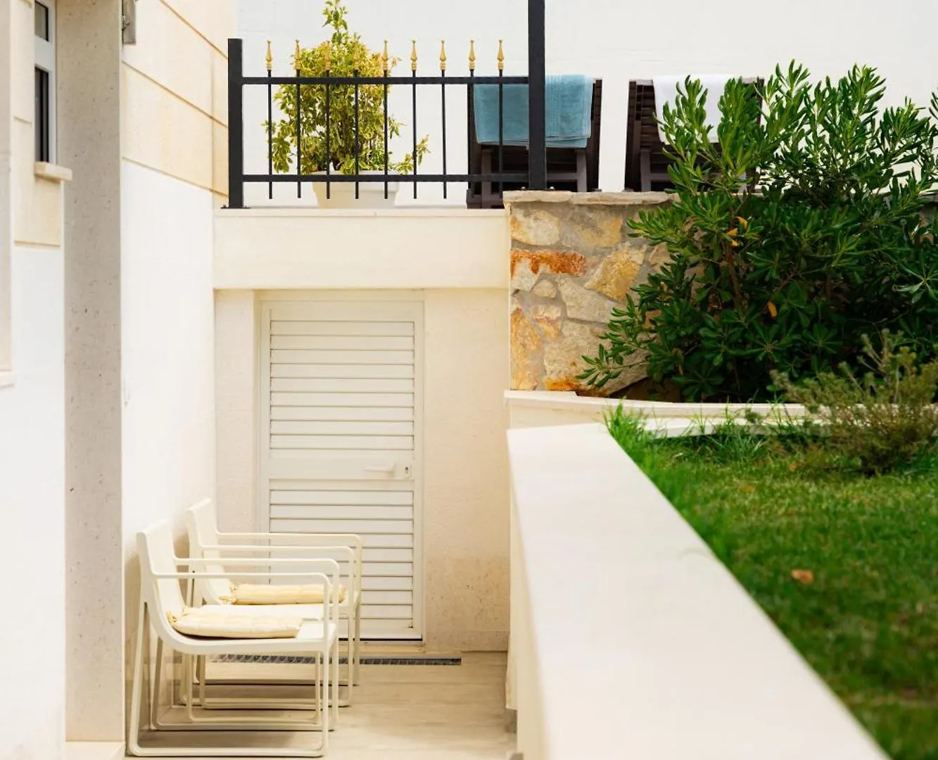 Apartments Villa Pjer - Pool & Private Parking Near Beach Znjan Split