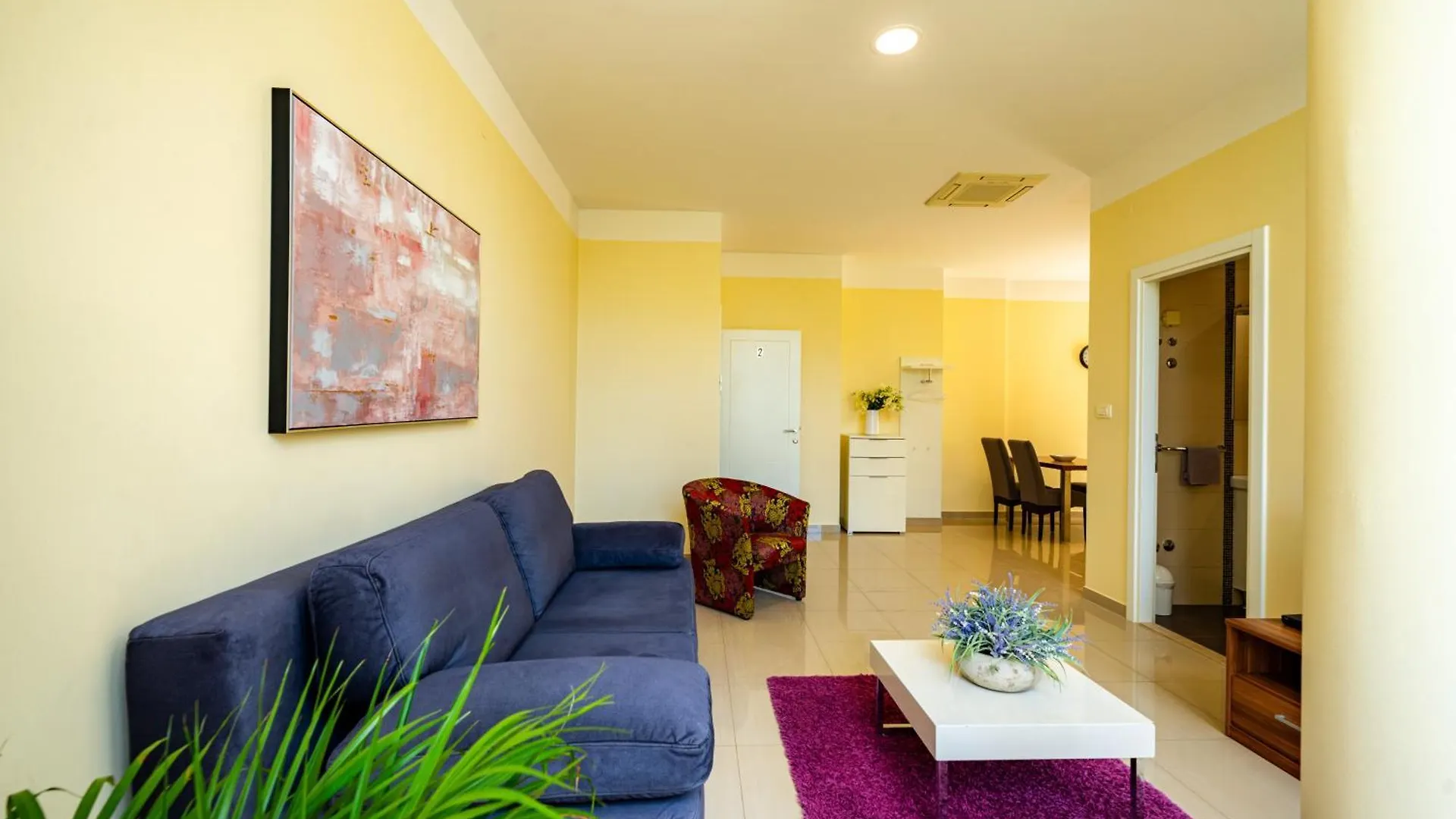 Apartments Villa Pjer - Pool & Private Parking Near Beach Znjan スプリト