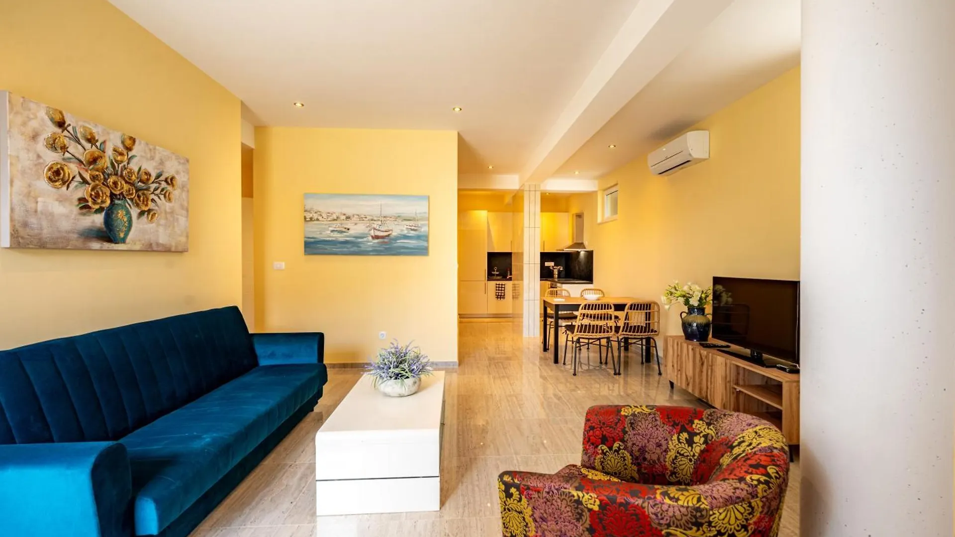 Apartments Villa Pjer - Pool & Private Parking Near Beach Znjan スプリト