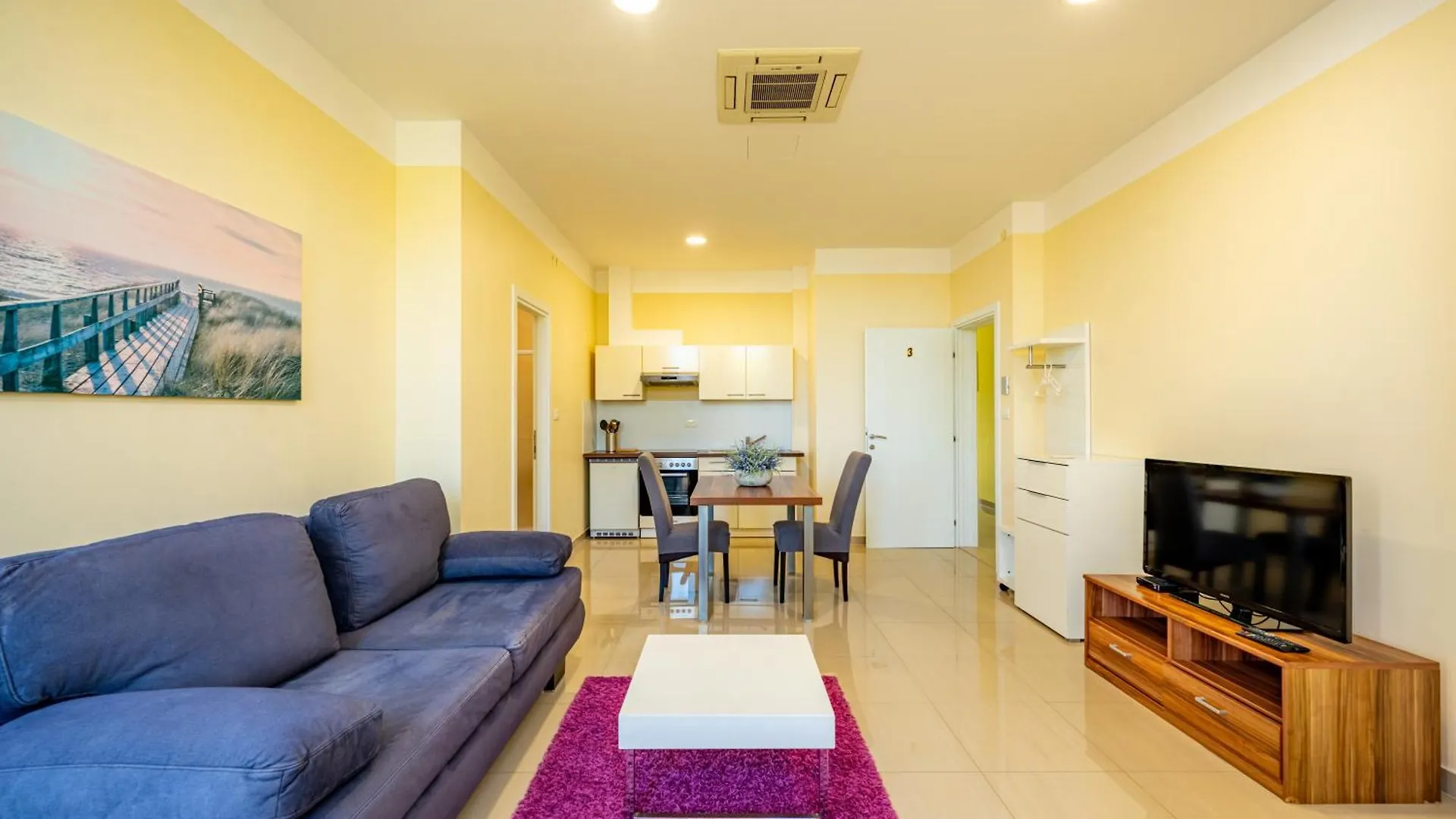 Apartments Villa Pjer - Pool & Private Parking Near Beach Znjan Split