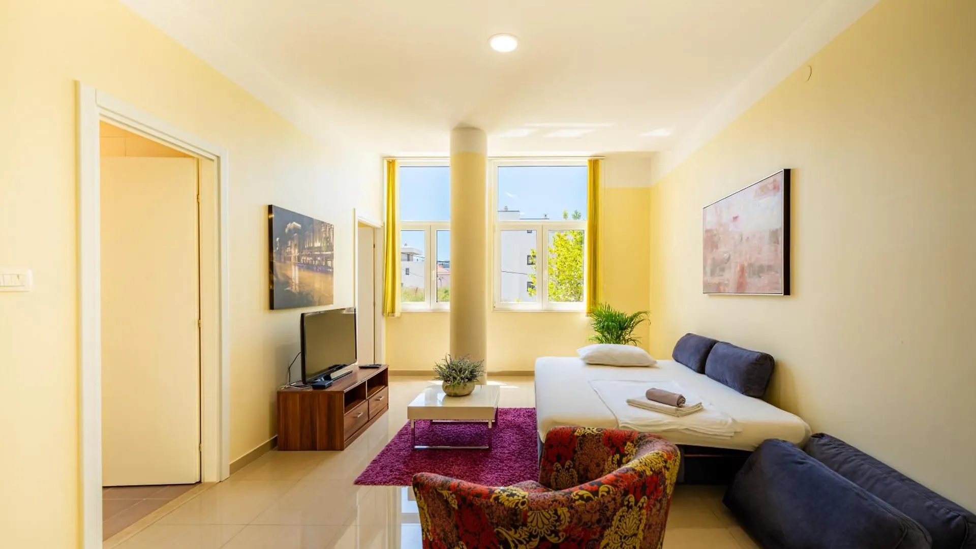 Apartments Villa Pjer - Pool & Private Parking Near Beach Znjan Split