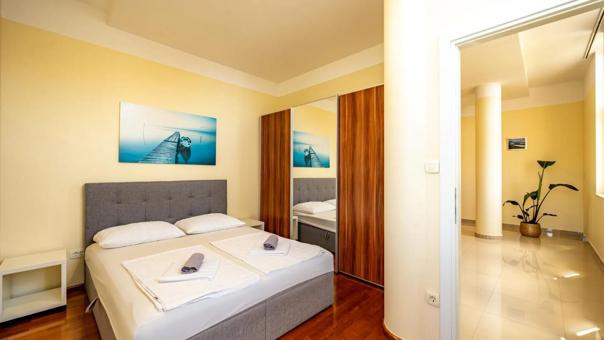 Apartments Villa Pjer - Pool & Private Parking Near Beach Znjan Split Croacia