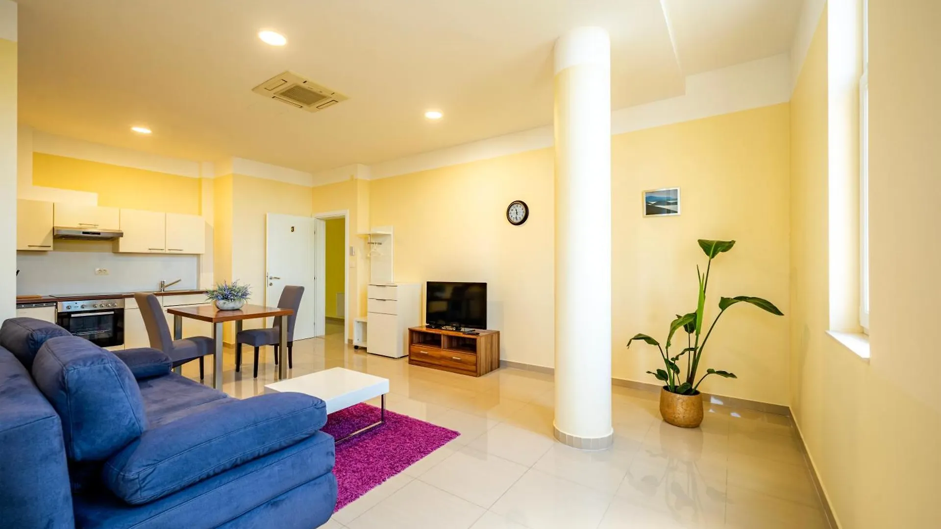 Apartments Villa Pjer - Pool & Private Parking Near Beach Znjan Split
