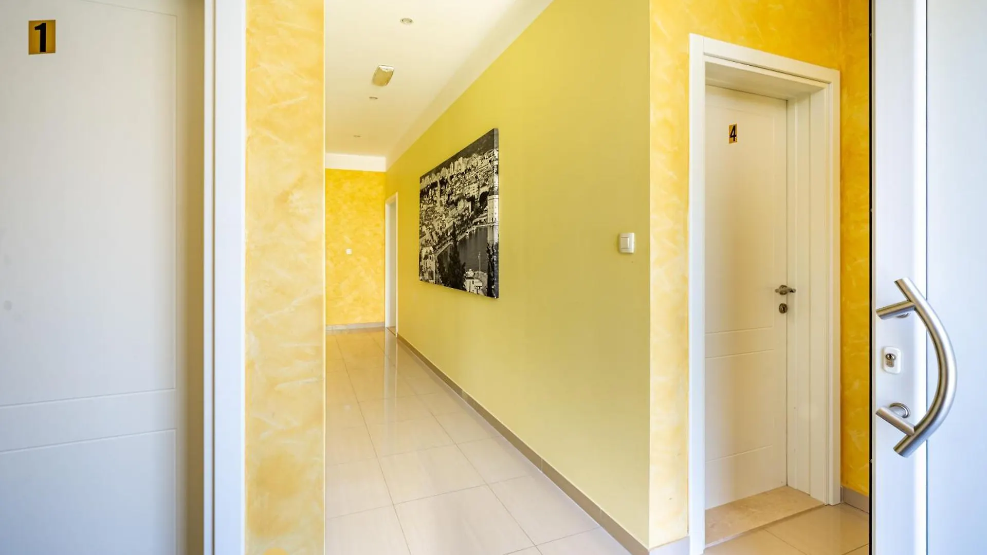 Apartments Villa Pjer - Pool & Private Parking Near Beach Znjan Split