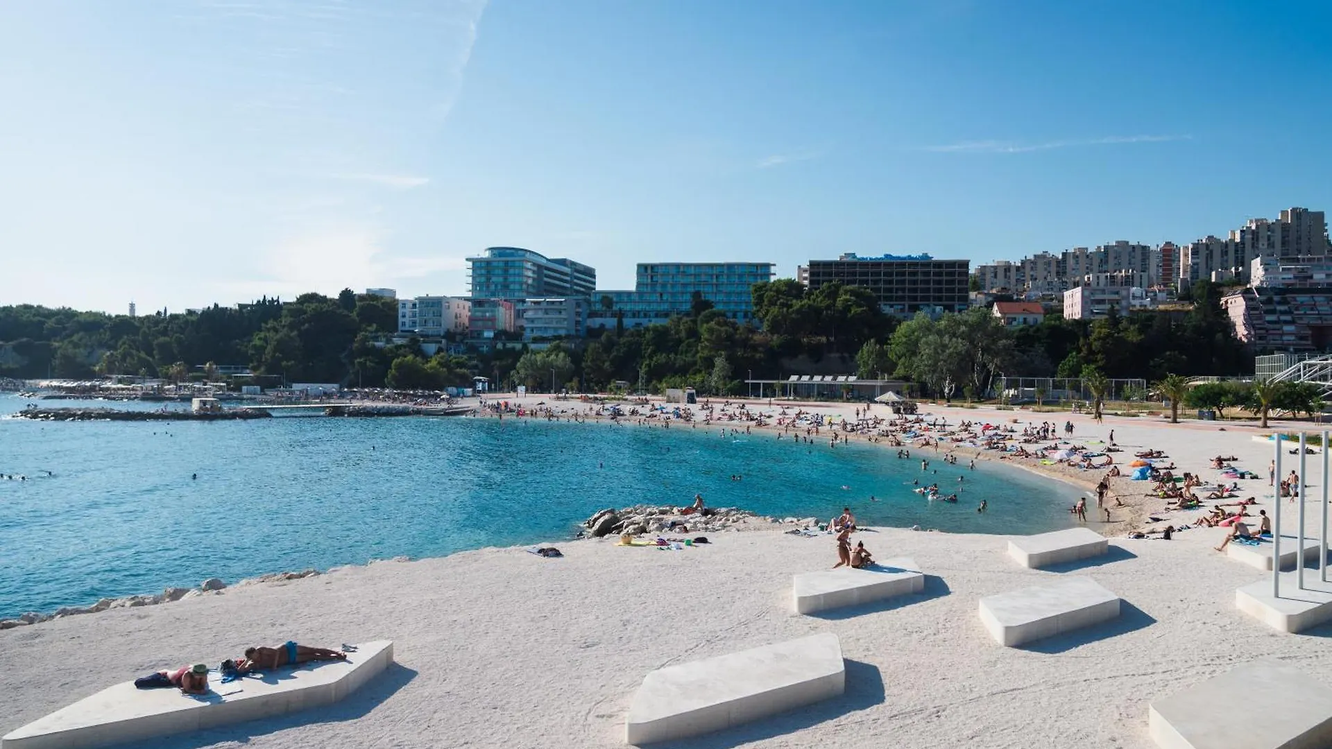 Apartments Villa Pjer - Pool & Private Parking Near Beach Znjan Split