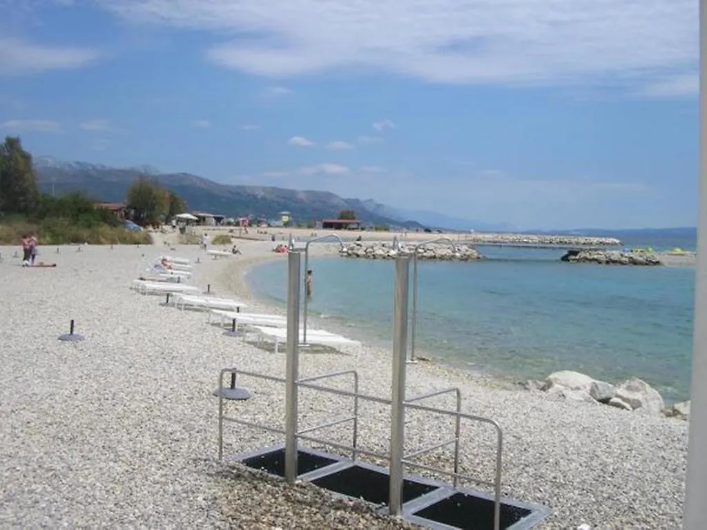 Apartments Villa Pjer - Pool & Private Parking Near Beach Znjan Split