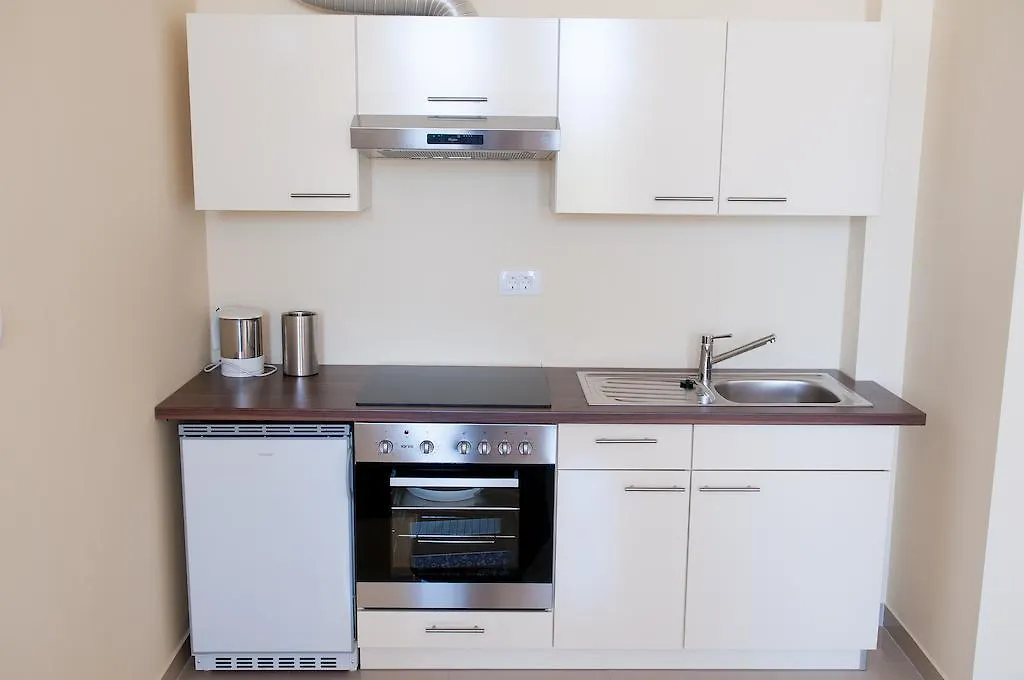 Apartments Villa Pjer - Pool & Private Parking Near Beach Znjan Split 0*,  Croacia