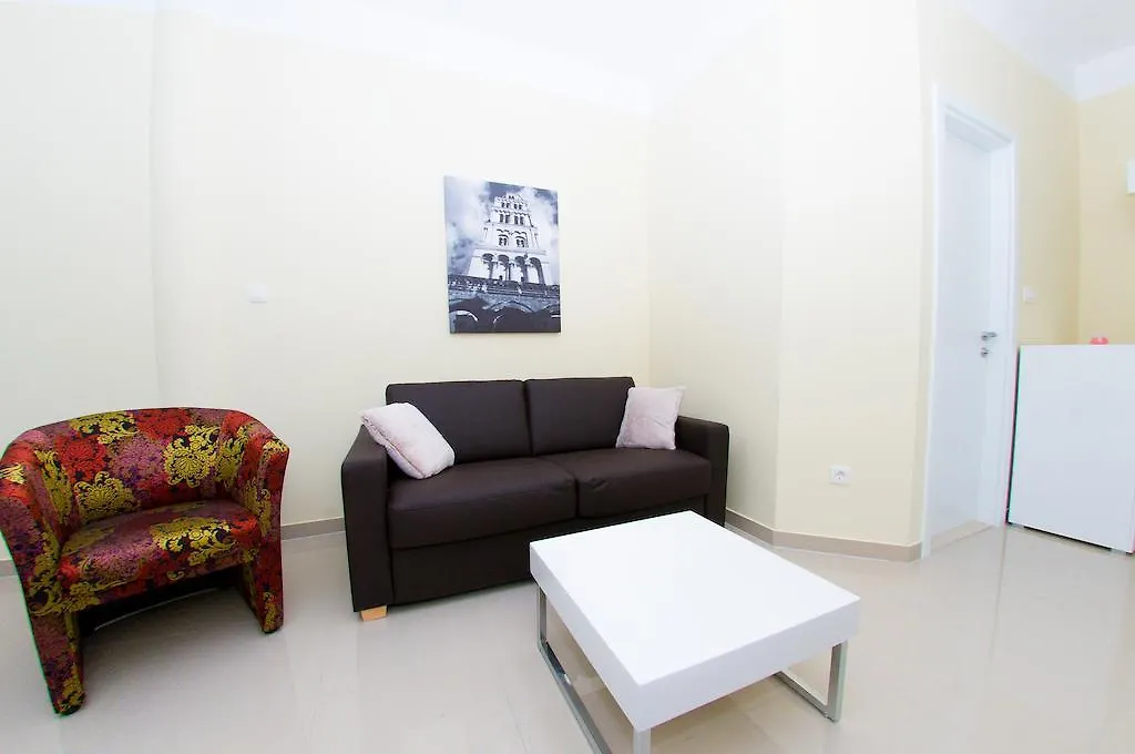 Apartments Villa Pjer - Pool & Private Parking Near Beach Znjan Split Croacia